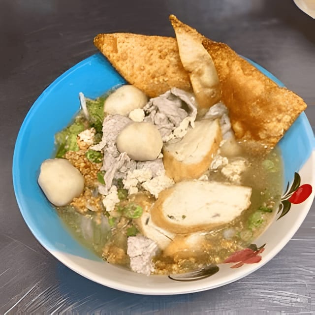 Lek Tom Yum.