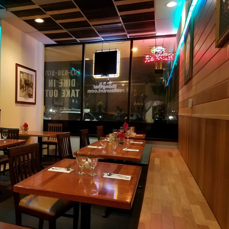 Reserve Your Table, Enjoy Thai Comfort 🪑